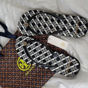 NWT Tory Burch Flip Flop Thong Flat Sandal Black